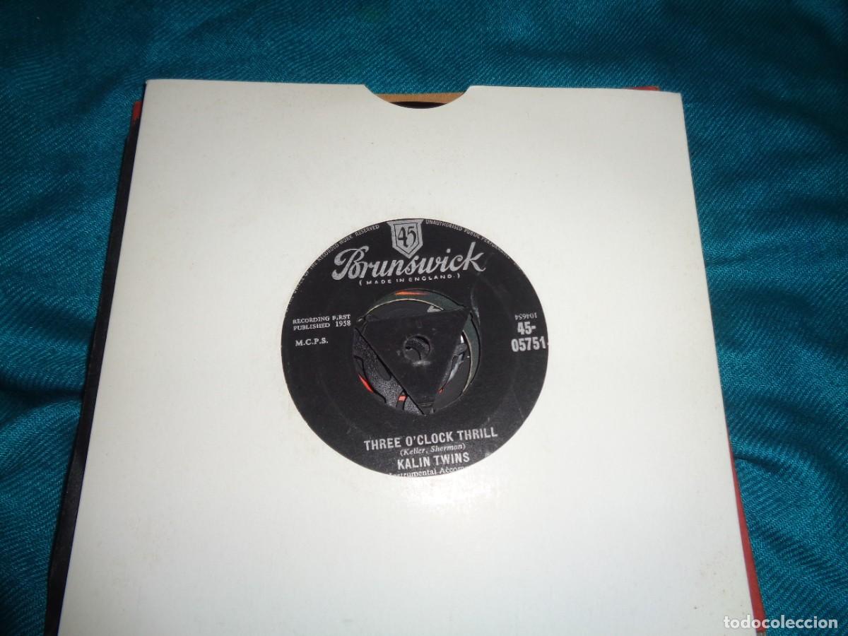 Discos de vinilo: KALIN TWINS. THREE O&acute;CLOCK THRILL / WHEN. BRUNSWICK, 1958. UK. (#) - Foto 1