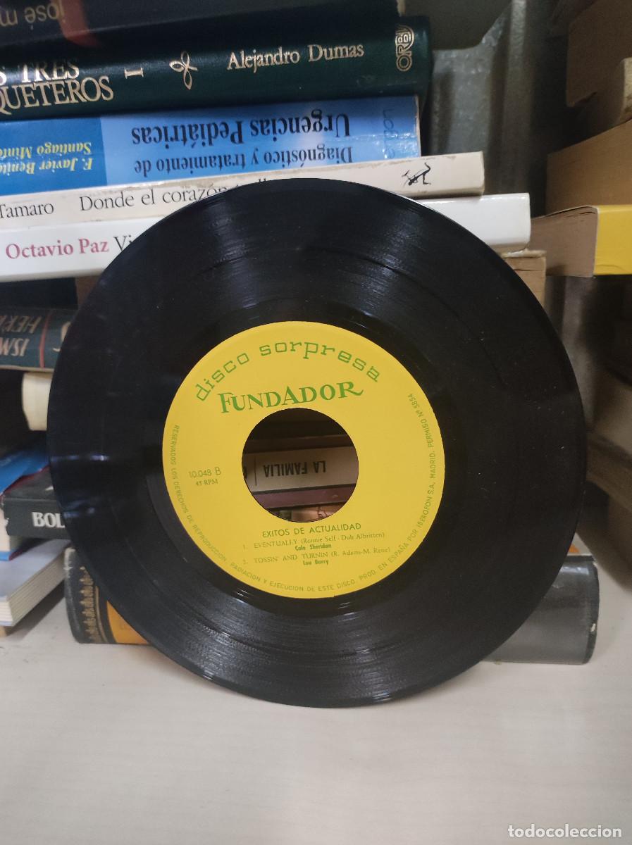 Discos de vinilo: DISCO SORPRESA FUNDADOR EXITOS DE ACTUALIDAD - Foto 1