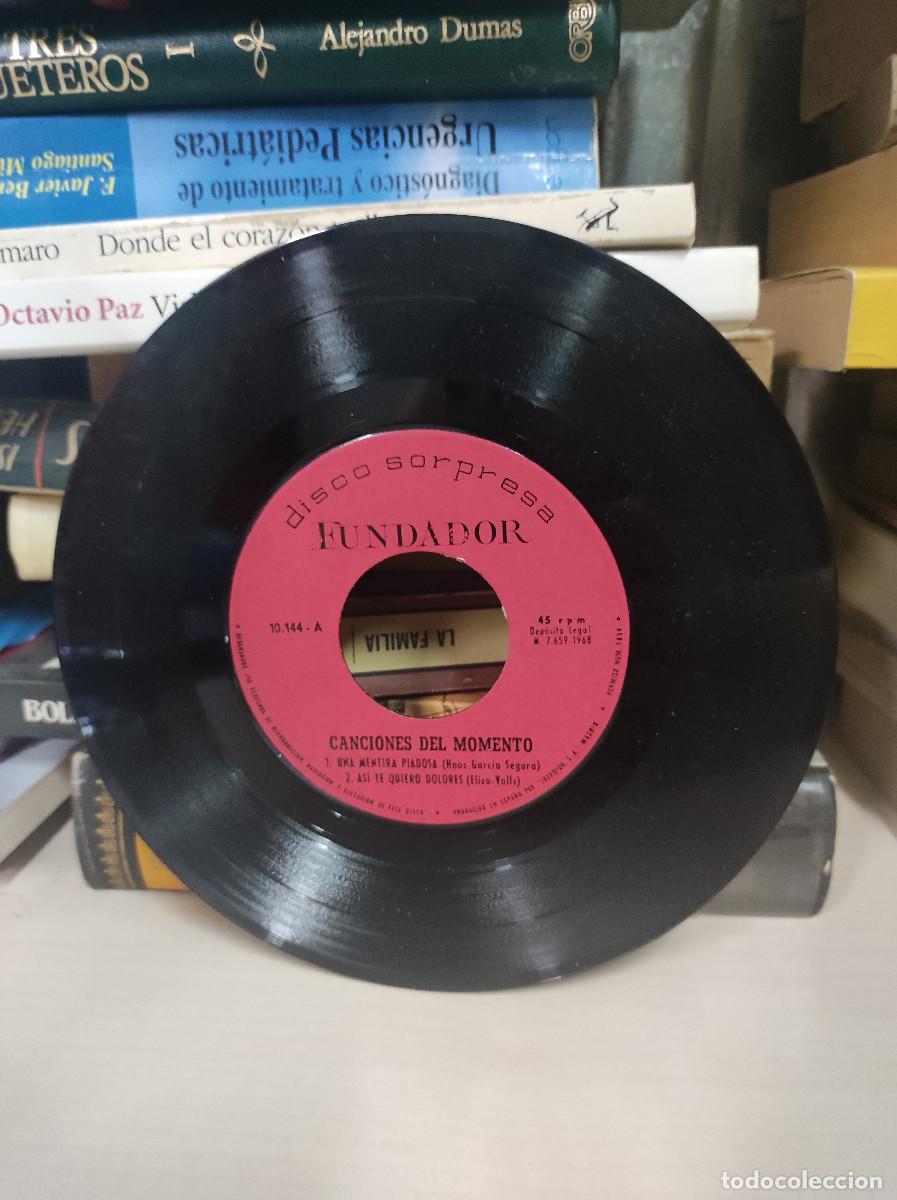 Discos de vinilo: DISCO SORPRESA FUNDADOR CANCIONES DEL MOMENTO - Foto 1