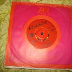 Discos de vinilo: SONNY & CHER. THE BEAT GOES ON / LOVE DON´T COME. ATLANTIC, 1967. EDC. USA