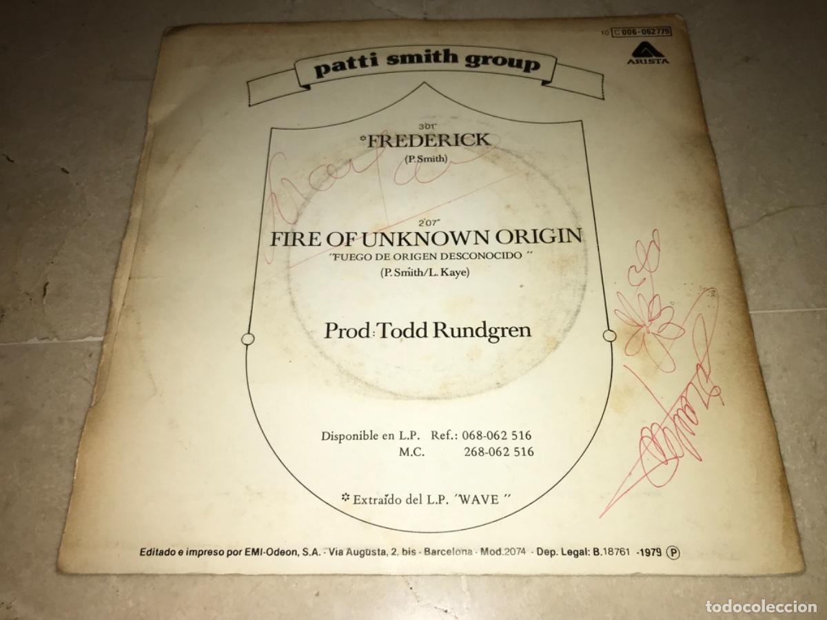 Discos de vinilo: PATTI SMITH GROUP-FREDERICK-ORIGINAL ESPA&Ntilde;OL 1979 - Foto 2