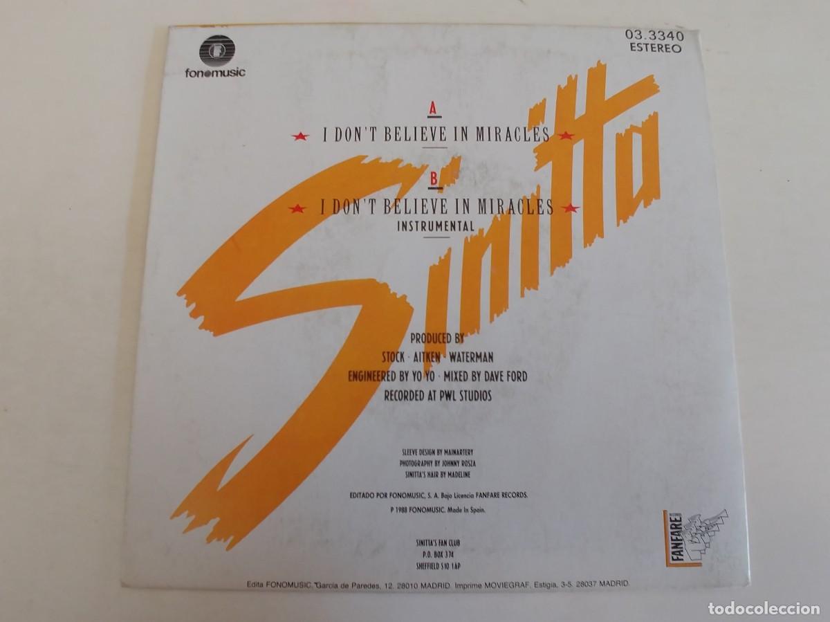 Discos de vinilo: SINITTA-SINGLE I DON&acute;T BELIEVE IN MIRACLES - Foto 2