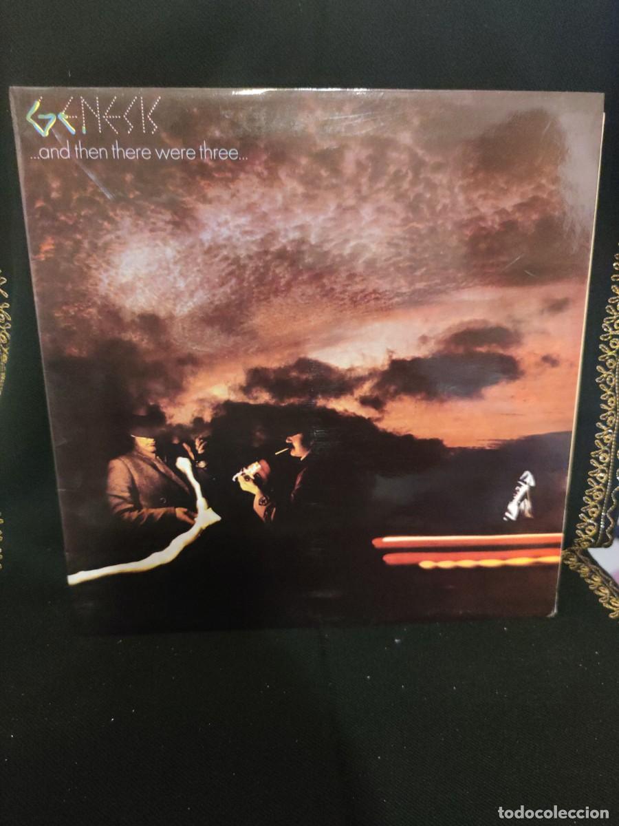 Discos de vinilo: GENESIS ... AND THEN THERE WERE THERE. VINILO. - Foto 1