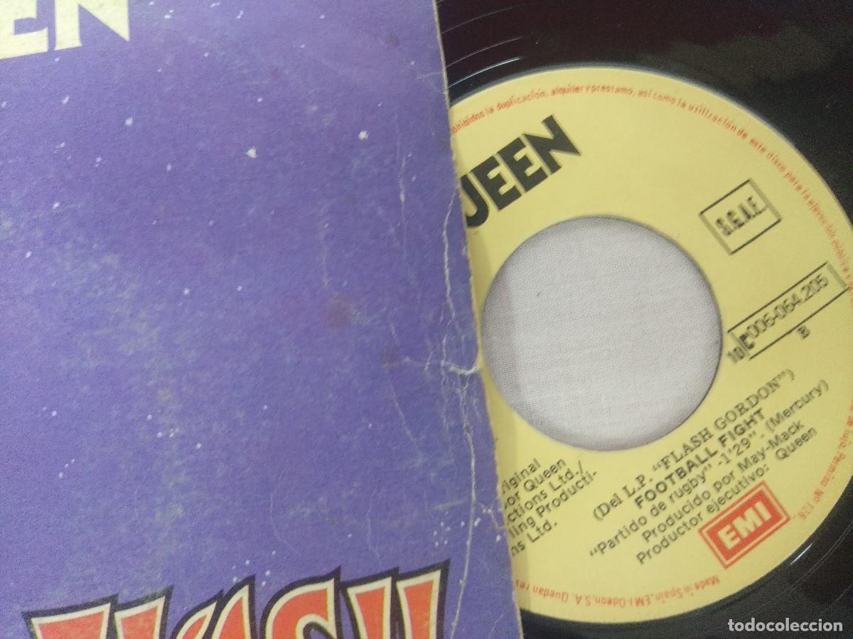 Discos de vinilo: QUEEN/FLASH/SINGLE BANDA SONORA DE LA PELICULA FLASH GORDON. - Foto 2