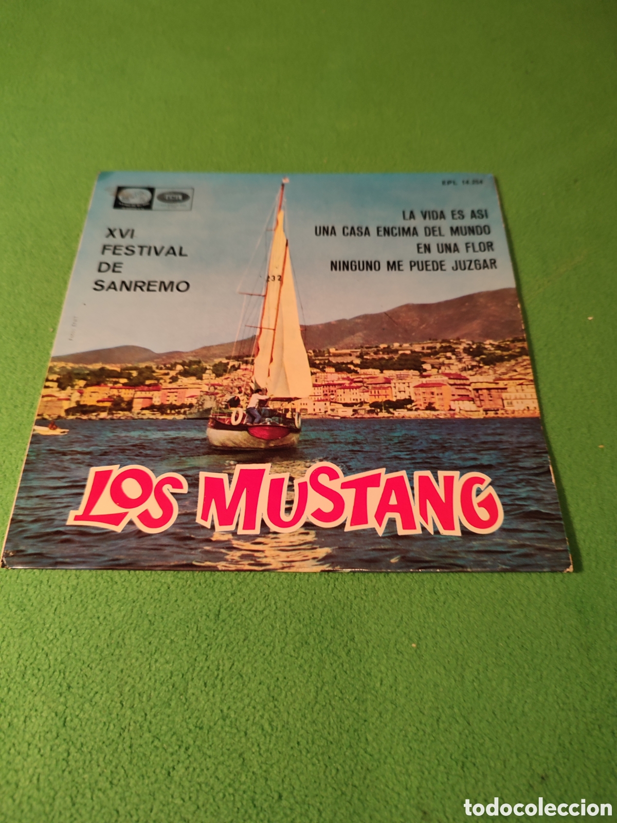 Discos de vinilo: Los Mustang - La vida es as&iacute; + 3 - Foto 1