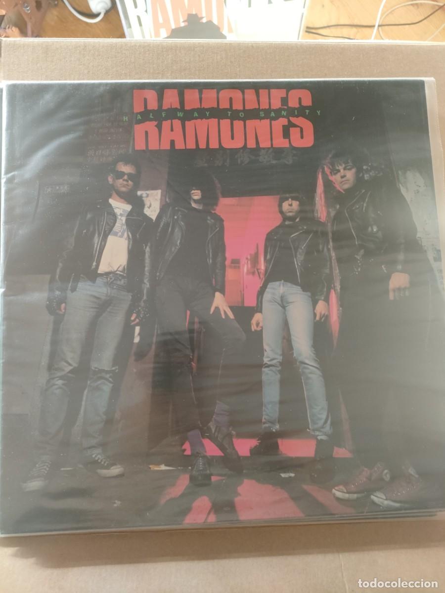 Discos de vinilo: RAMONES - HALFWAY TO SANITY - Foto 1
