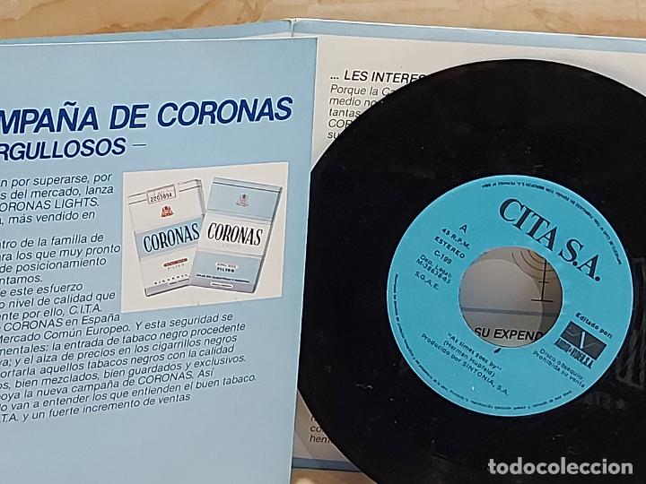 Discos de vinilo: OFR&Eacute;CELES CORONAS ES SU CAR&Aacute;CTER / SINGLE OBSEQUIO TABACO / GATEFOLD-1985 / MBC. ***/*** - Foto 2