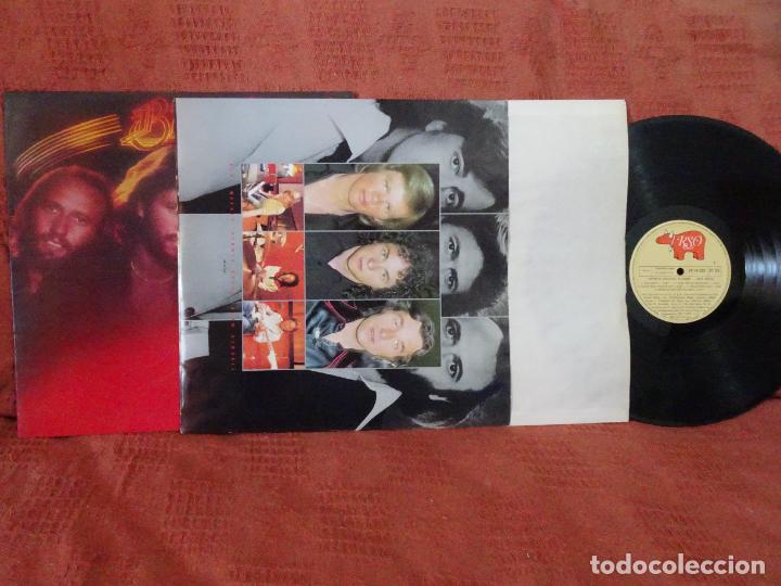 Discos de vinilo: LP -BEE GEES -SPIRITS HAVING FLOWN - Foto 4