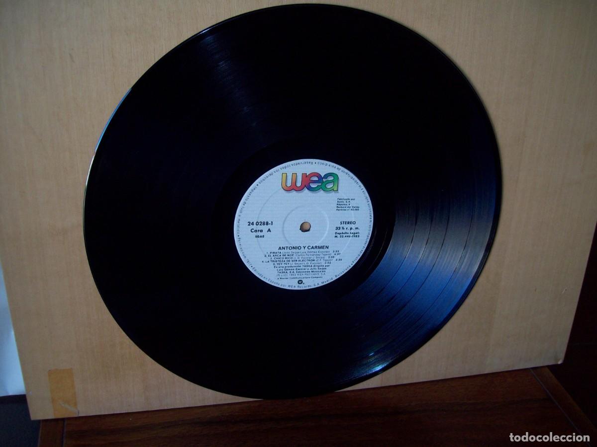 Discos de vinilo: ANTONIO Y CARMEN - ENTRE COCODRILOS - LP - Foto 3