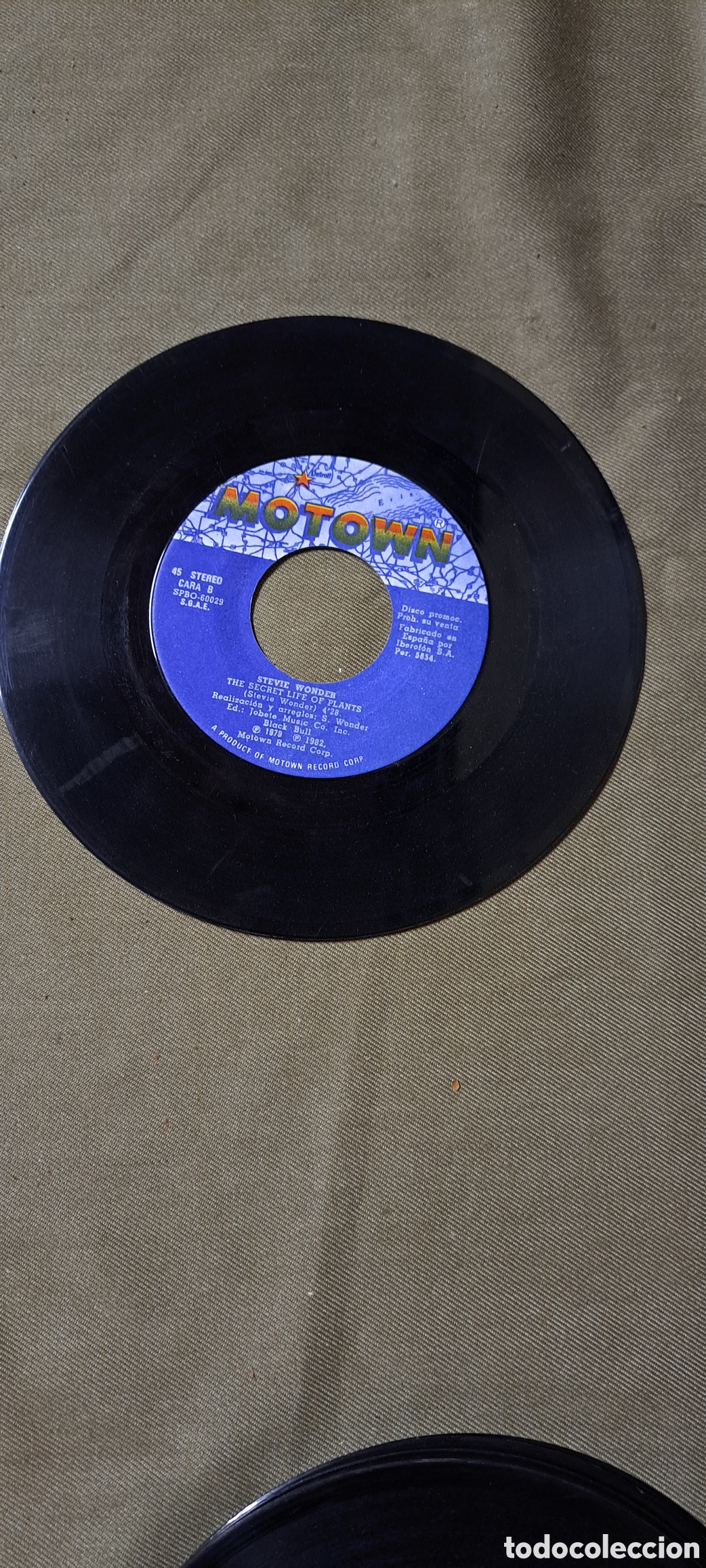 Discos de vinilo: SINGLE MOTOWN, STEVE WONDER. SIN TAPAS. 1982 - Foto 2
