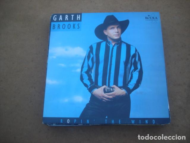 Discos de vinilo: Garth Brooks Ropin The Wind - Foto 1