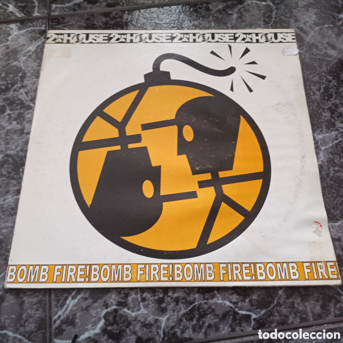 Discos de vinilo: 2 In A House - Bomb Fire! (12&rdquo;) - Foto 1