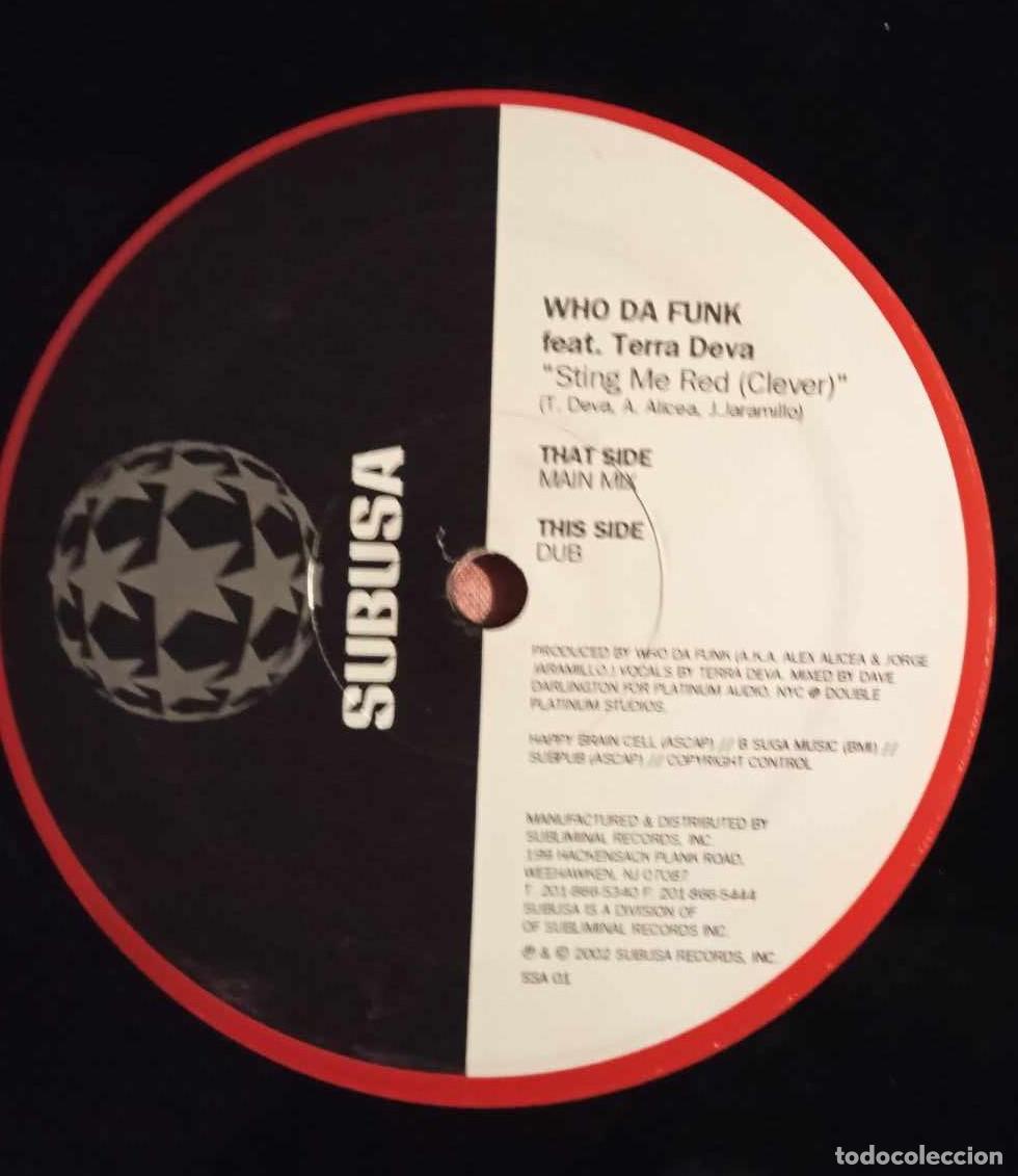 Discos de vinilo: WHO DA FUNK feat TERRA DEVA - STING ME RED - 2002 - Foto 2