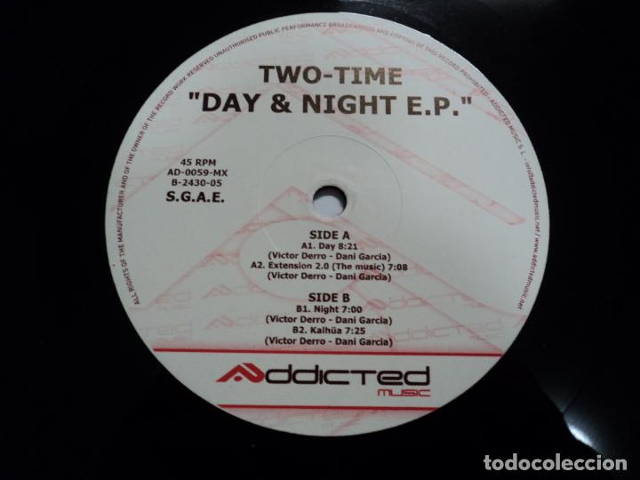 Discos de vinilo: Two-Time &ndash; Day & Night E.P. - Foto 3