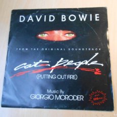 Discos de vinilo: DAVID BOWIE - CAT PEOPLE -, SG, PUTTING OUT FIRE + 1, AÑO 1982, MCA RECORDS B-104.102