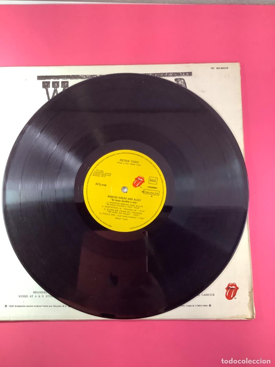 Discos de vinilo: PETER TOSH - WANTED DREAD & ALIVE - LP SPAIN 1981 - Foto 4