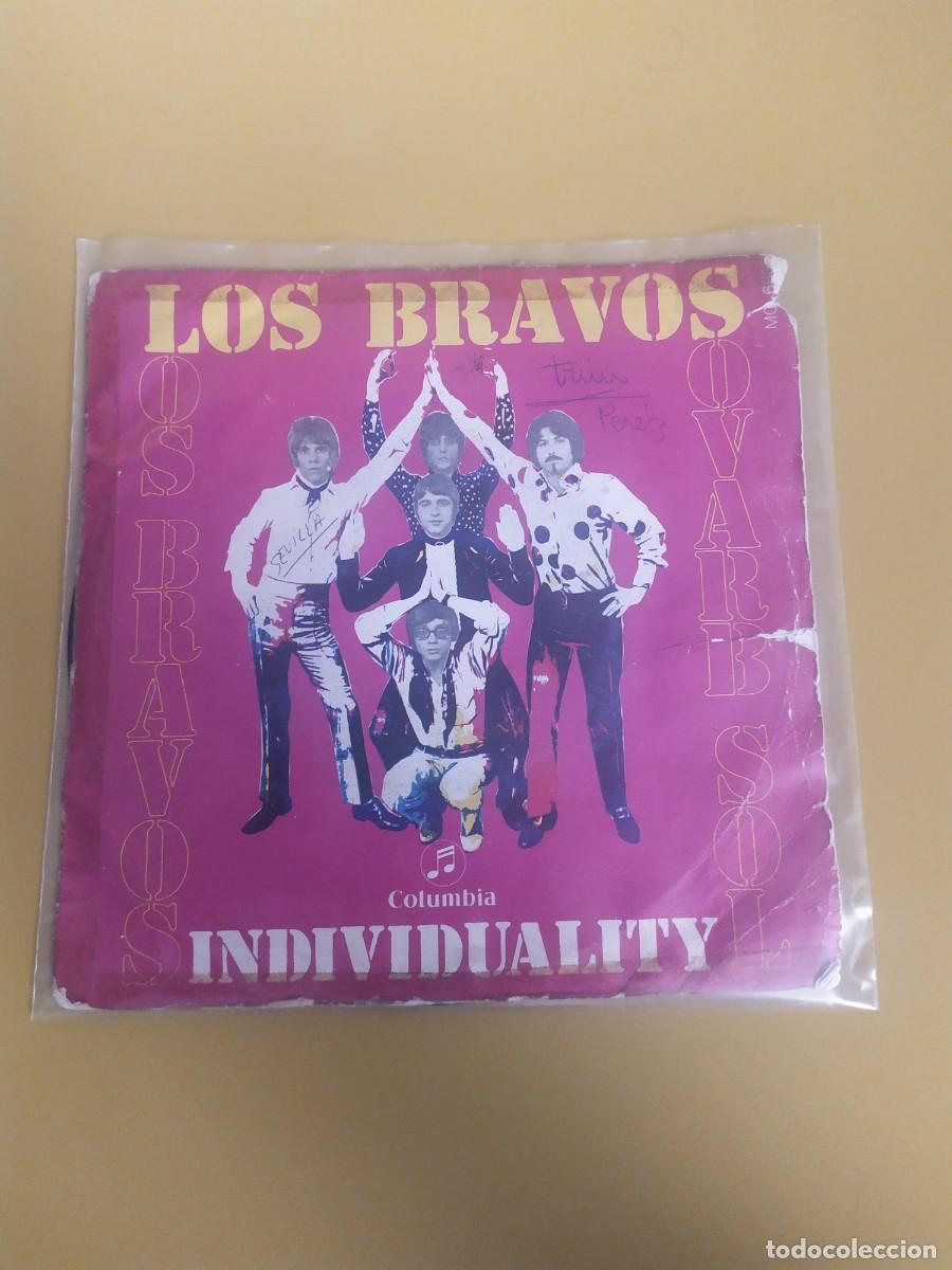 Discos de vinilo: Los Bravos - Individuality / Vive la vida 1969 - Foto 1