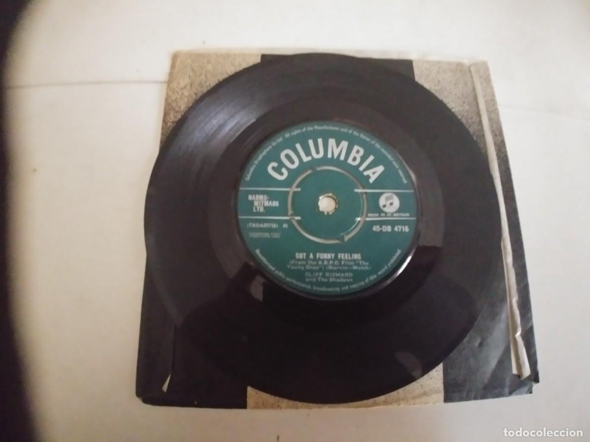 Discos de vinilo: CLIFF RICHARD-SINGLE GOT A FUNNY FEELING-SIN FUNDA - Foto 2