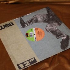 Discos de vinilo: DOUG LAZY, LET THE RHYTHM PUMP. ATLANTIC RECORDS, 1989. EDICIÓN UK.
