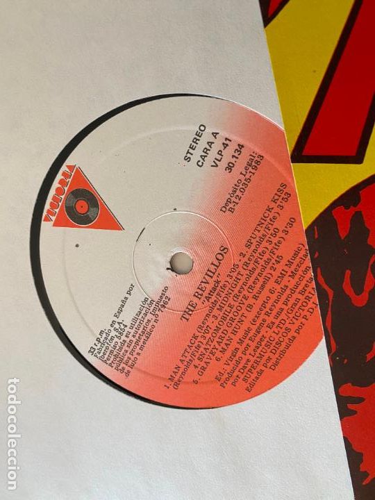 Discos de vinilo: THE REVILLOS (ATTACK) LP ESPA&Ntilde;A 1983 (B-46) - Foto 2