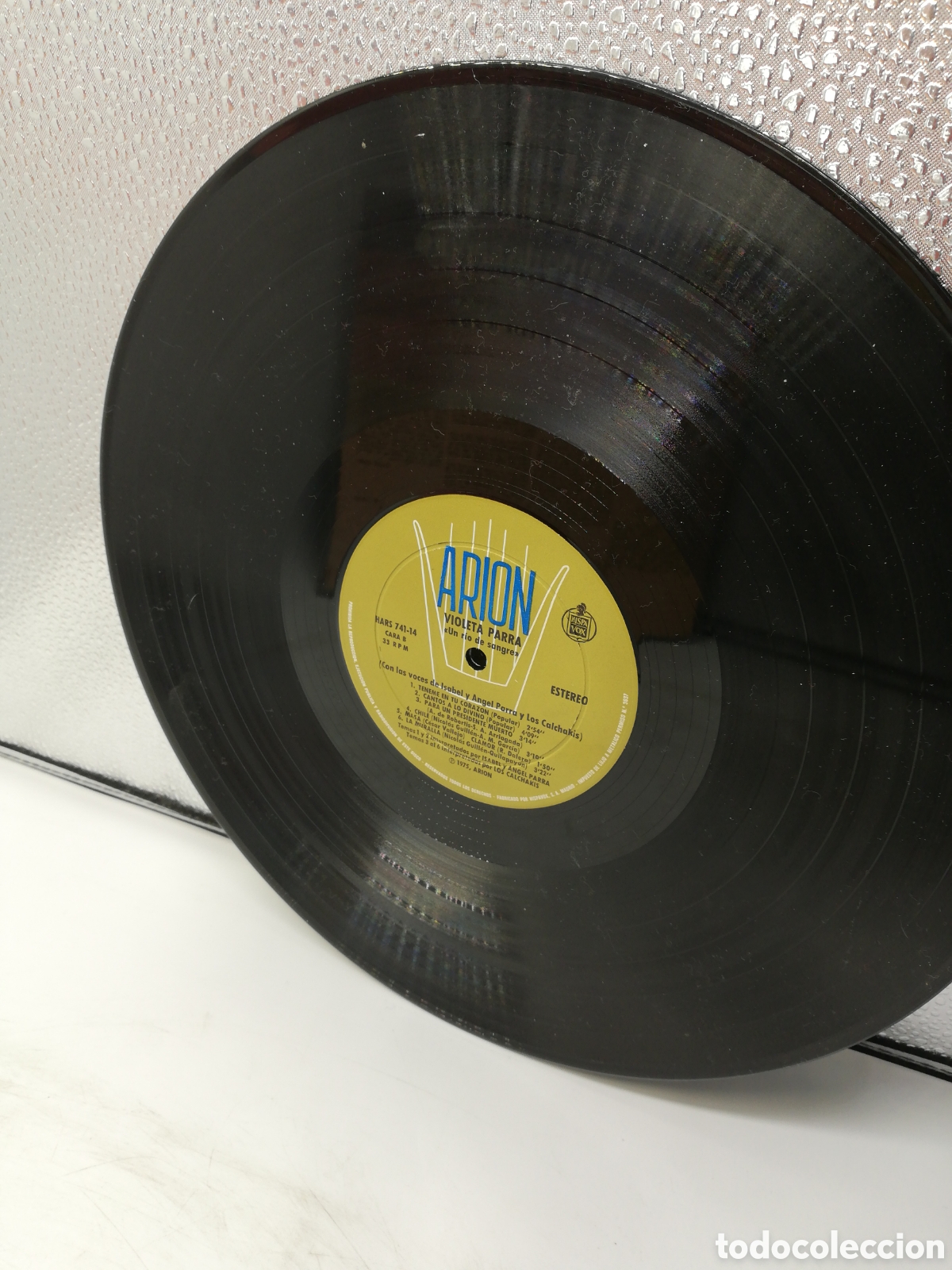 Discos de vinilo: Un r&iacute;o de sangre. Violeta Parra. LP. - Foto 3