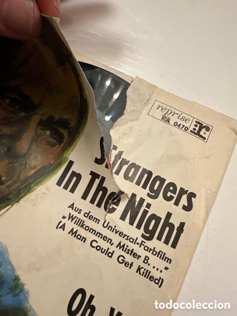 Discos de vinilo: FRANK SINATRA - STRANGERS IN THE NIGHT - SINGLE - 1966 - Foto 2
