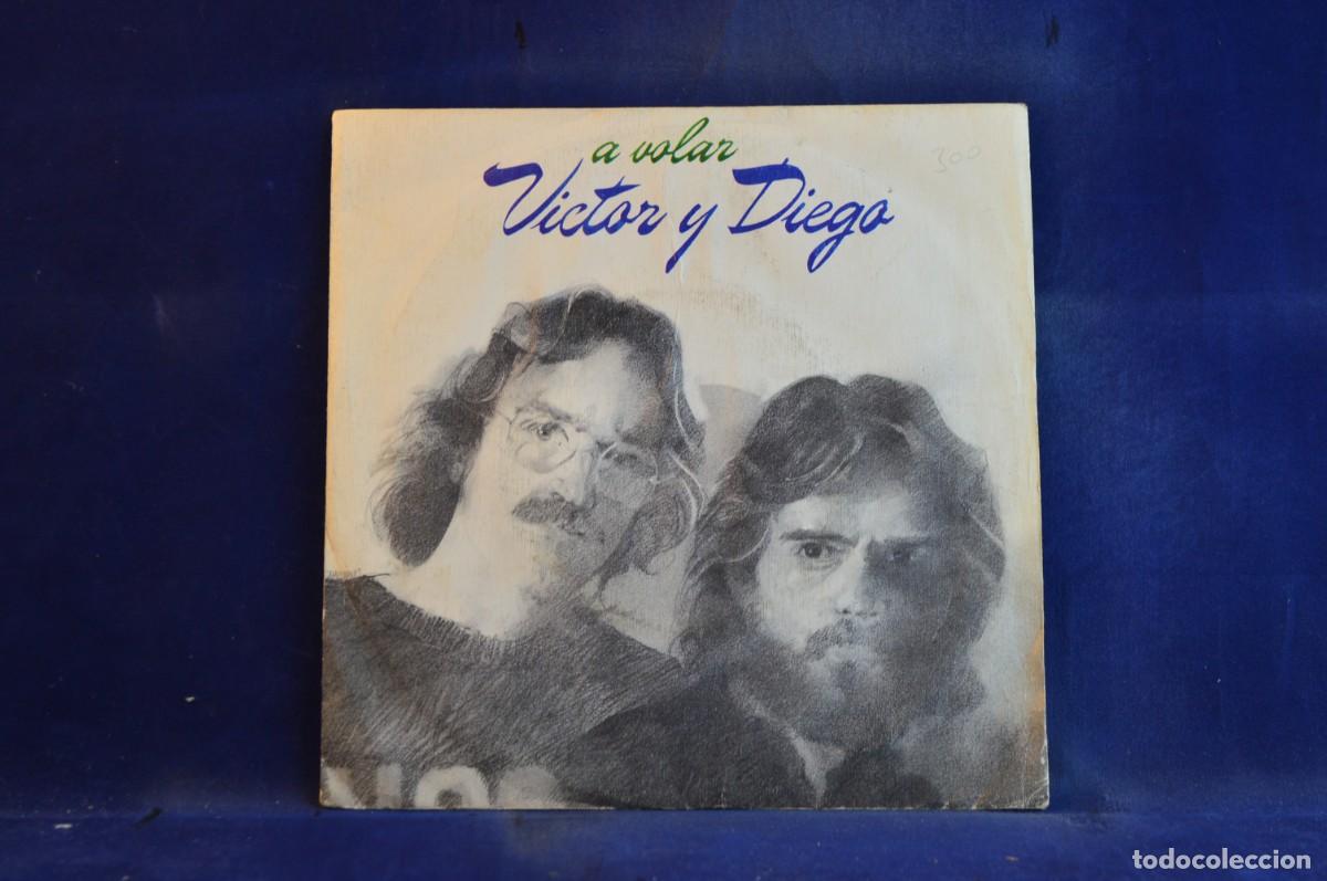 Discos de vinilo: VICTOR Y DIEGO - A VOLAR - OLIVIA - SINGLE - Foto 1