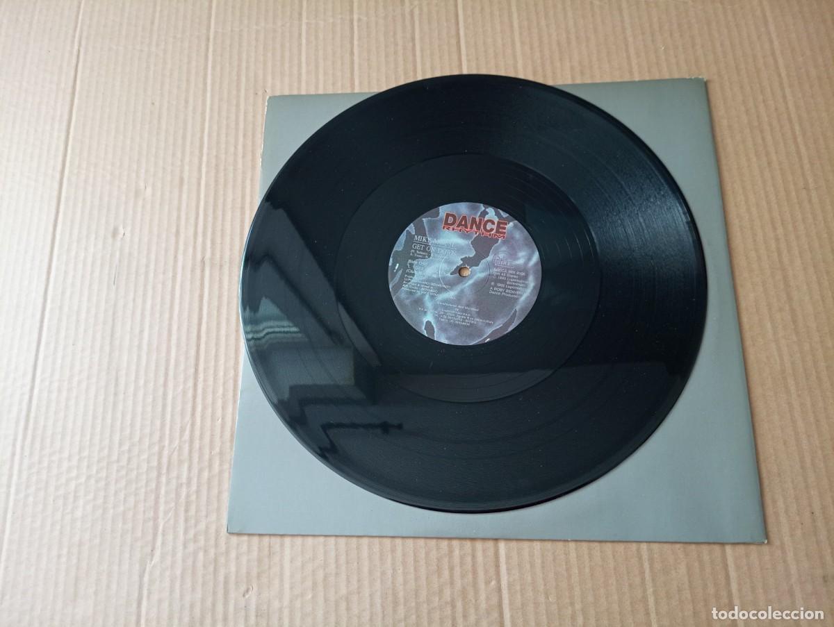 Discos de vinilo: MIKY MOUSE - GET ON DOWN MAXI SINGLE 1993 EDICION ITALIA - Foto 2
