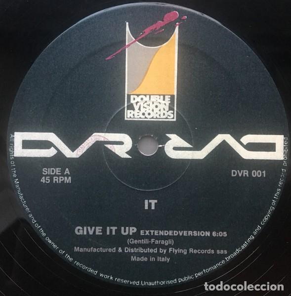 Discos de vinilo: It &ndash; Give It Up-ITALY-1989-MAXI SINGLE - Foto 1