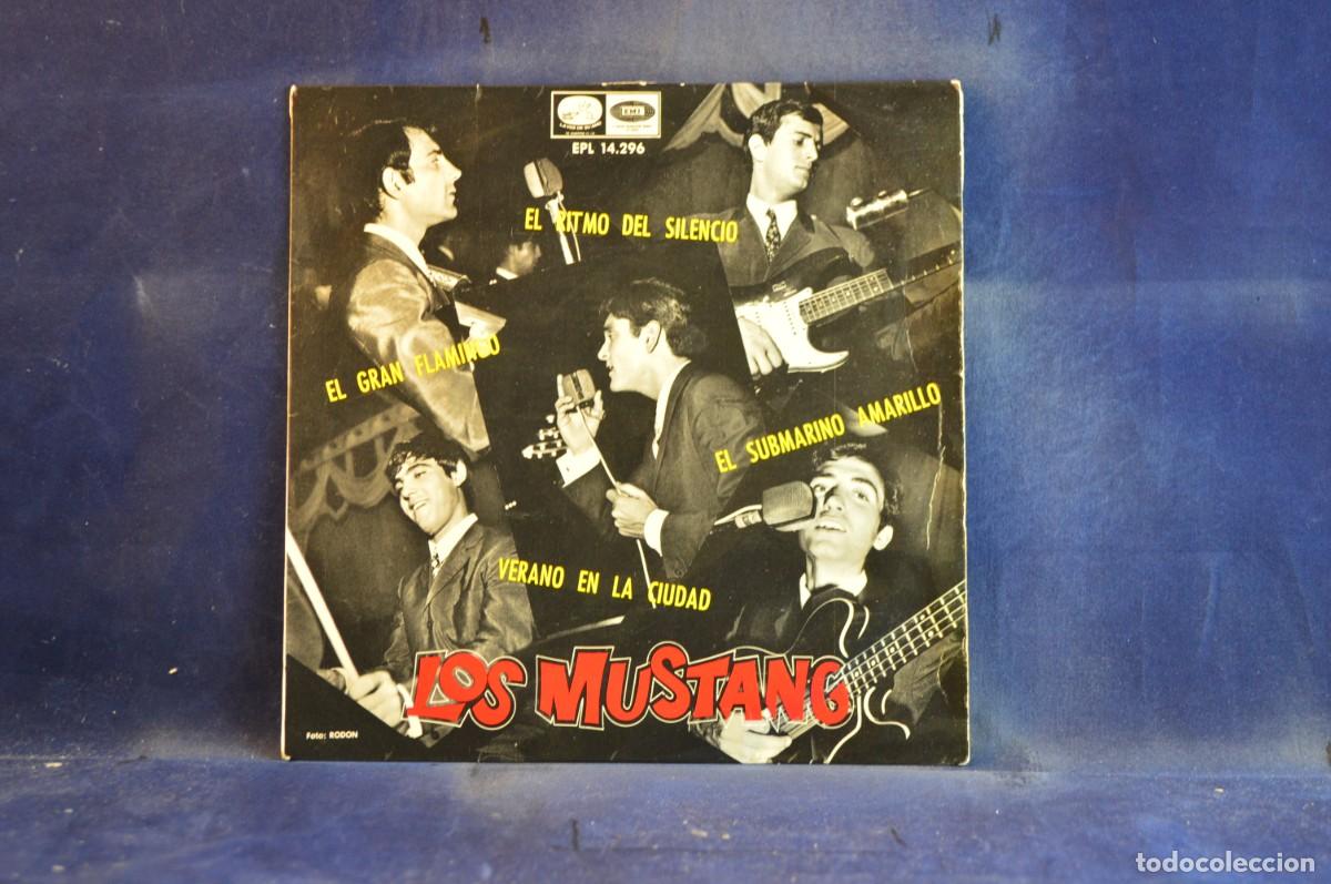 Discos de vinilo: LOS MUSTANG - SUBMARINO AMARILLO - + 3 EP - Foto 1