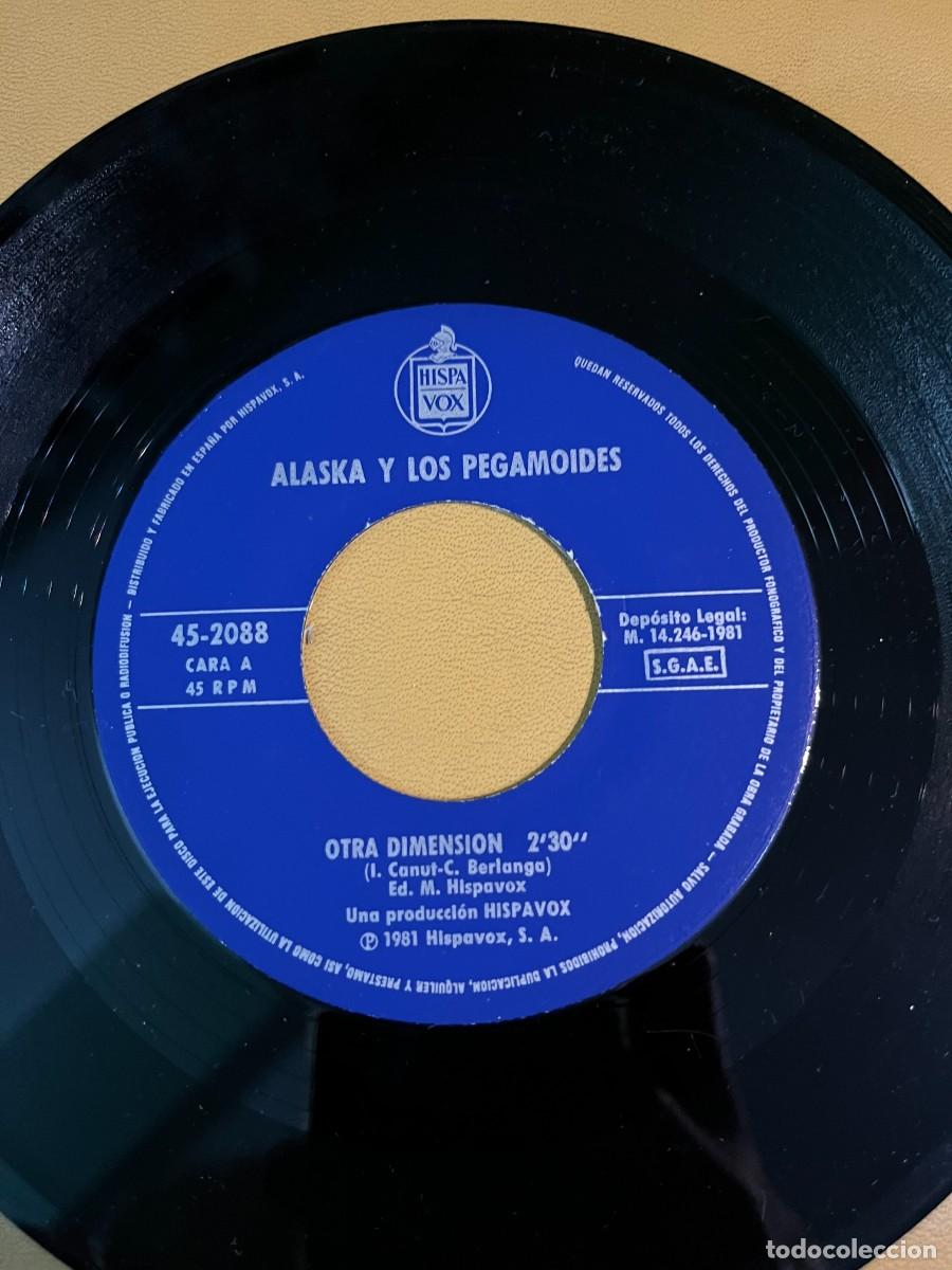 Discos de vinilo: Alaska Y Los Pegamoides &lrm;&ndash; Otra Dimensi&oacute;n - Foto 3