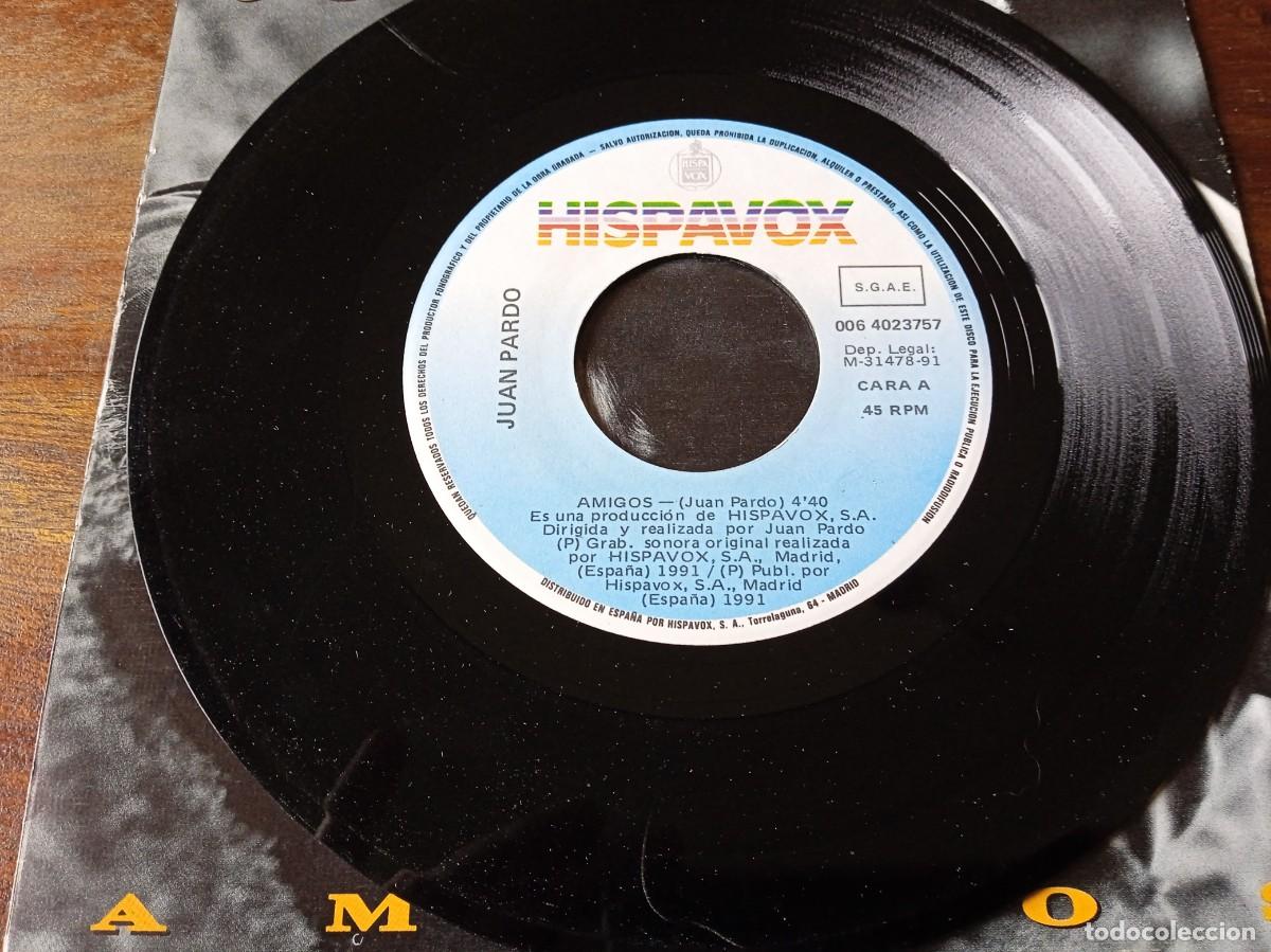 Discos de vinilo: Juan Pardo - Amigos - Single original Hispavox 1991 - Foto 3