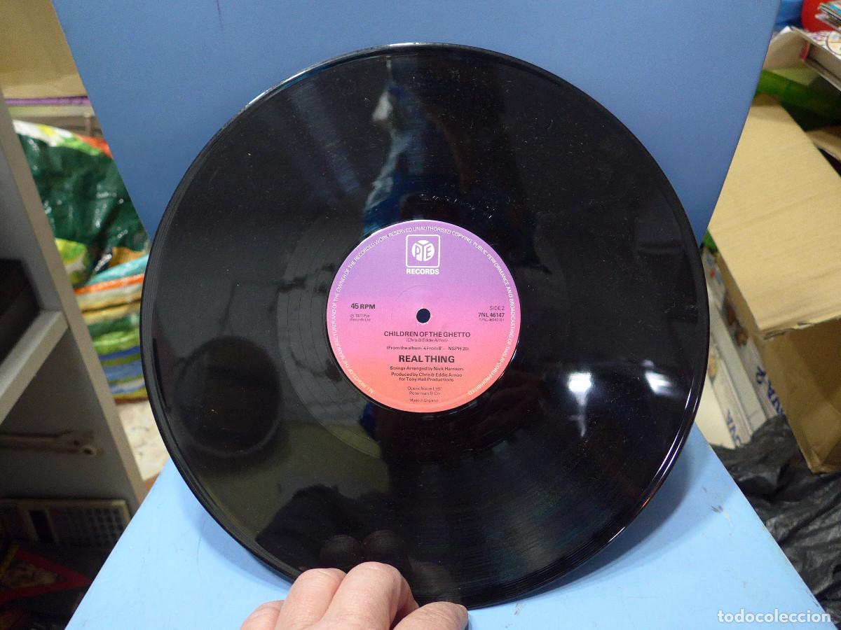 Discos de vinilo: REAL THING CAN YOU FEEL THE FORCE - Foto 3