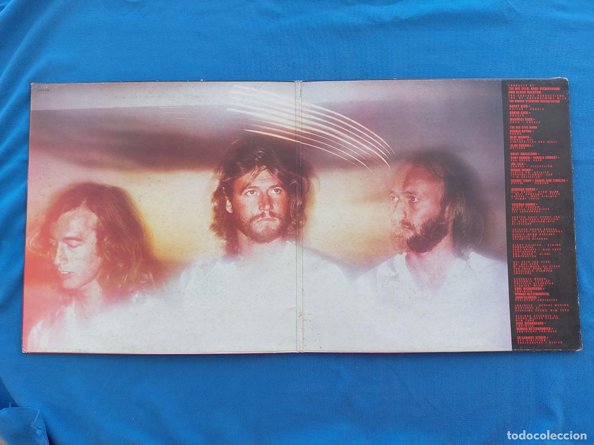 Discos de vinilo: BEE GEES - SPIRITS HAVING FLOWN - Foto 2