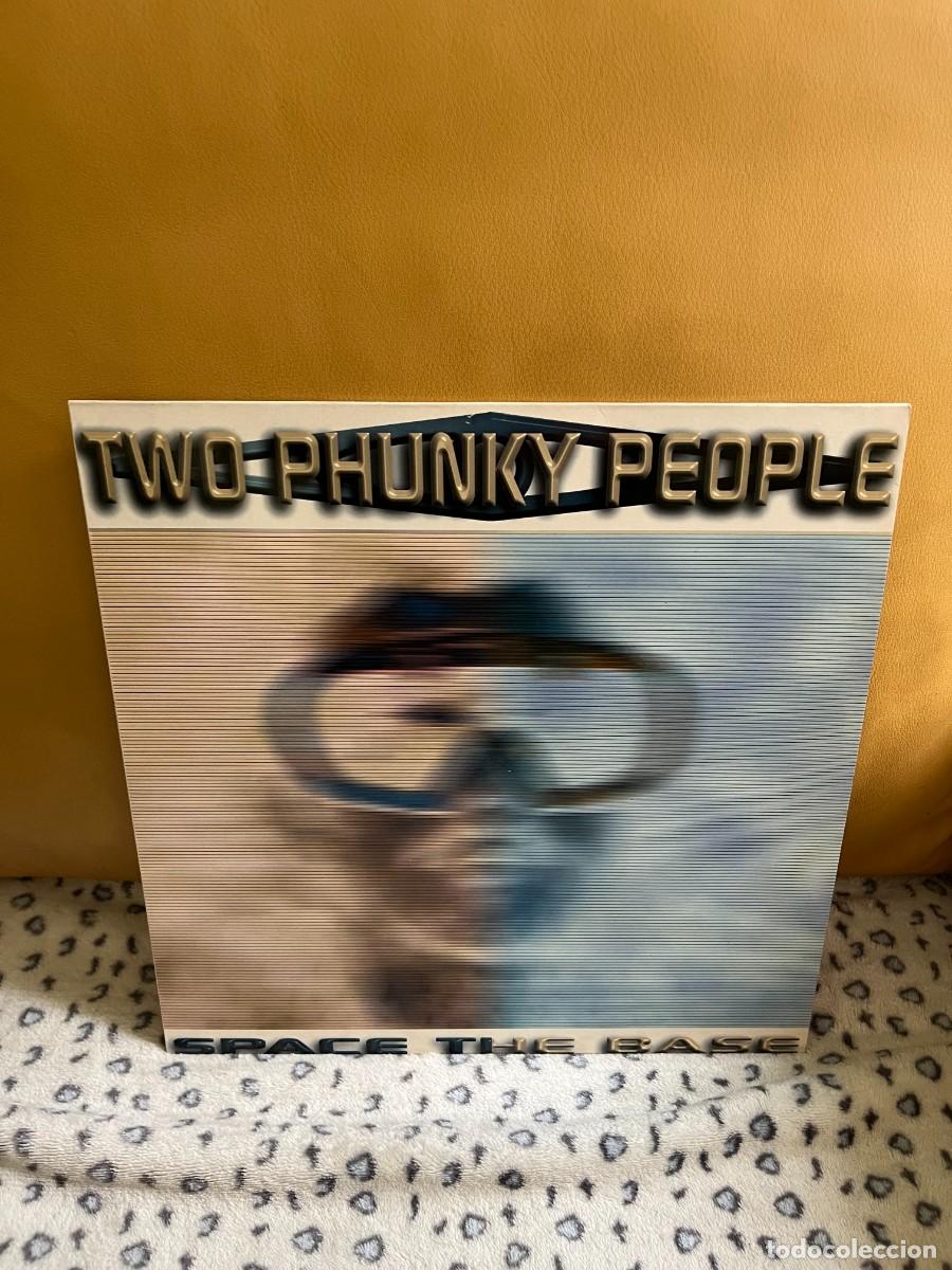 Discos de vinilo: Two Phunky People &lrm;&ndash; Space The Base - Foto 1
