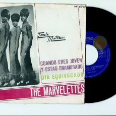 Discos de vinilo: THE MARVELETTES. CUANDO ERES JOVEN Y ESTAS ENAMORADO) (VINILO SINGLE 1967)