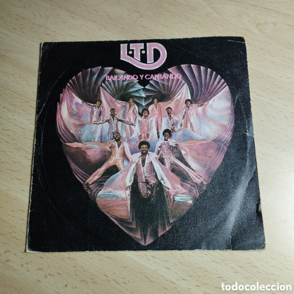 Disques de vinyle: Single 7&rdquo; L.T.D.1979 bailando y cantando + dalo todo