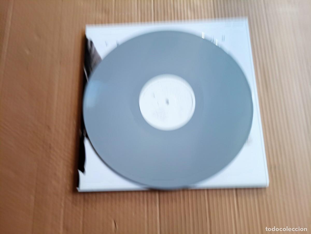 Discos de vinilo: ERIC CLAPTON - SLOWHAND LP 2018 VINILO GRIS - Foto 3