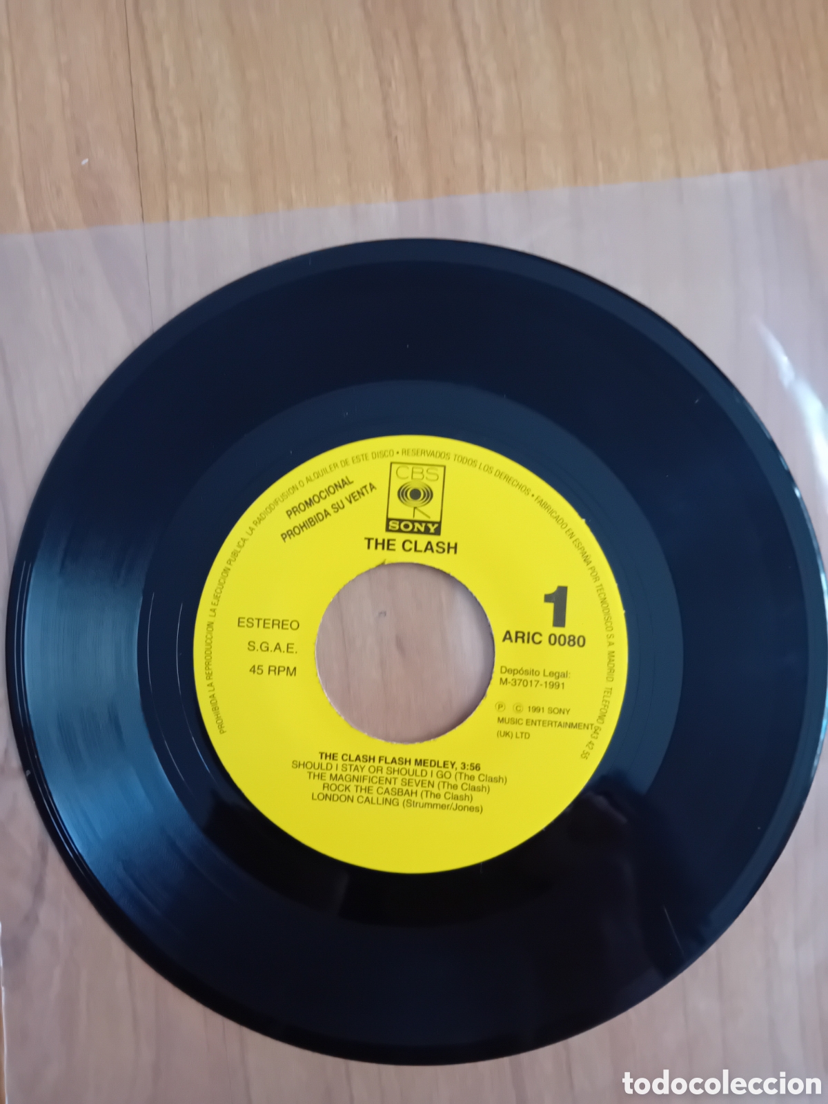 Discos de vinilo: THE CLASH. THE CLASH FLASH MEDLEY. SIN CAR&Aacute;TULA - Foto 1