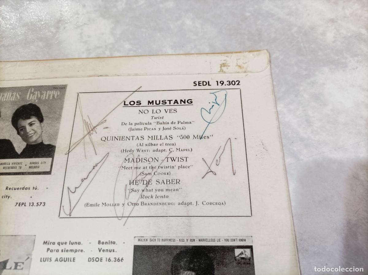 Discos de vinilo: Los Mustangs ep con autografos - Foto 2