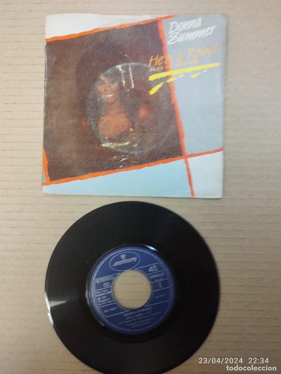 Discos de vinilo: DONNA SUMMER - HES A REBEL - SINGLE 1983 - Foto 1