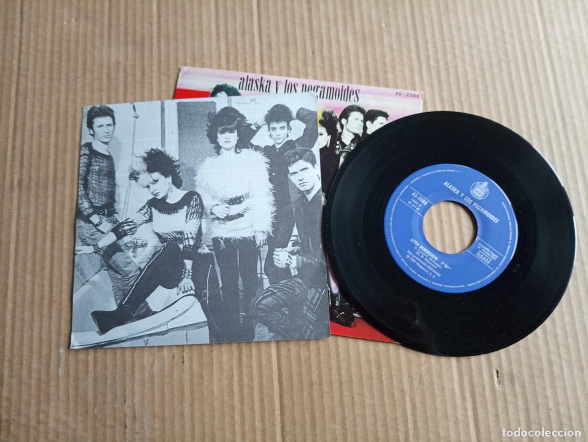 Discos de vinilo: ALASKA Y LOS PEGAMOIDES - OTRA DIMENSION SINGLE 1981 - Foto 3