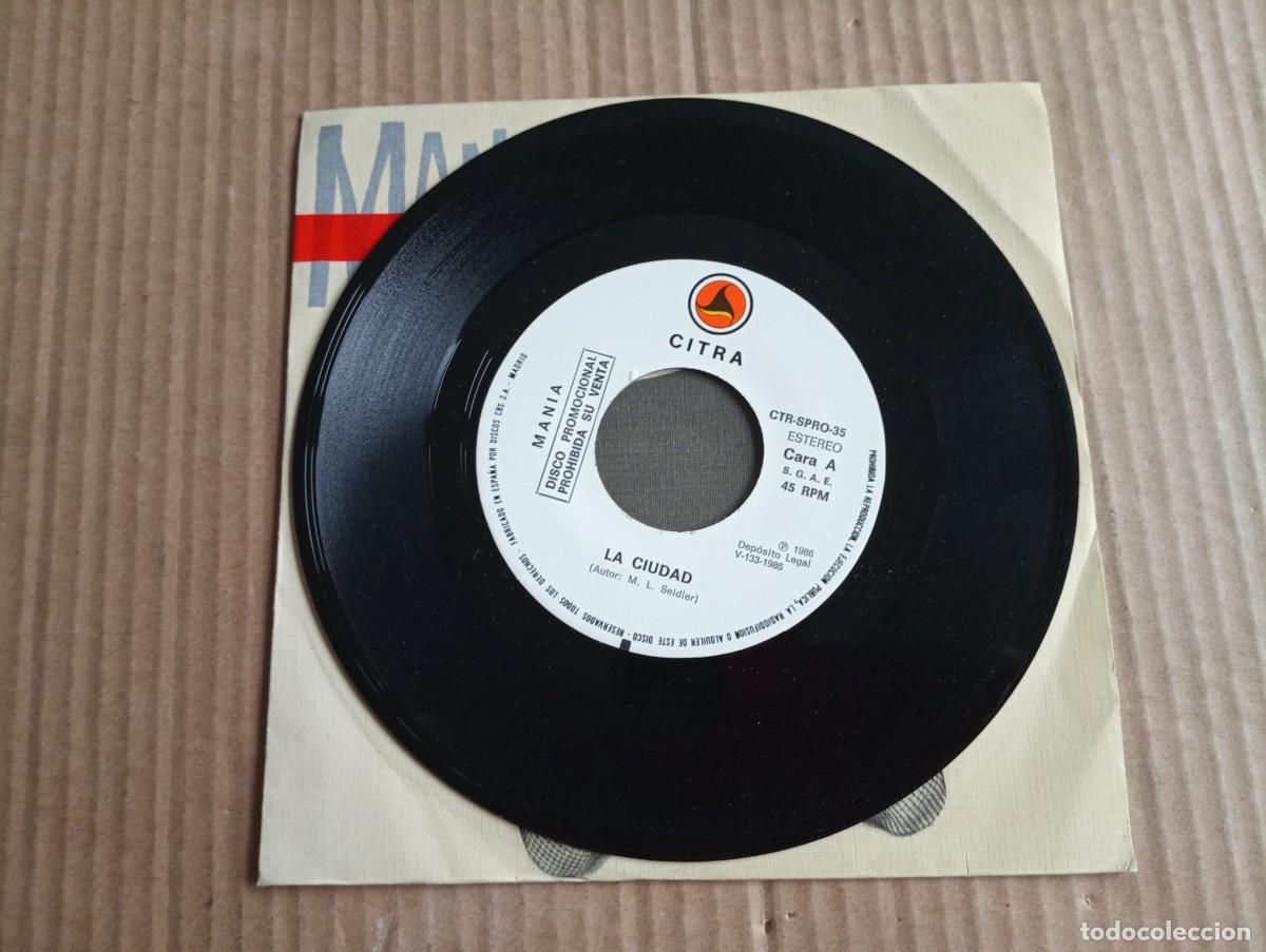 Discos de vinilo: MANIA - LA CIUDAD ( CORRIENDO EN EL COCHE ) SINGLE 1986 - Foto 2