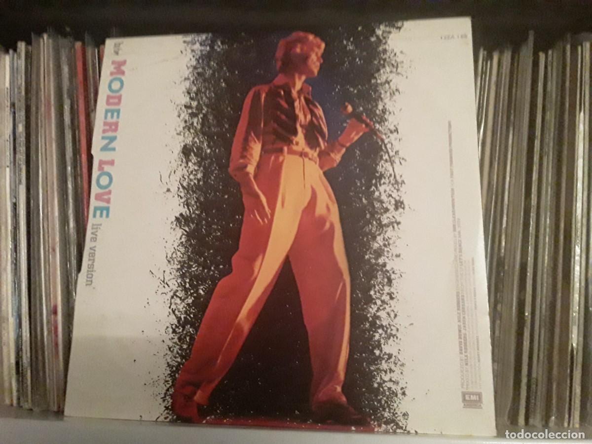 Discos de vinilo: David Bowie &lrm;&ndash; Modern Love - single 12&rdquo; edic. uk - Foto 2