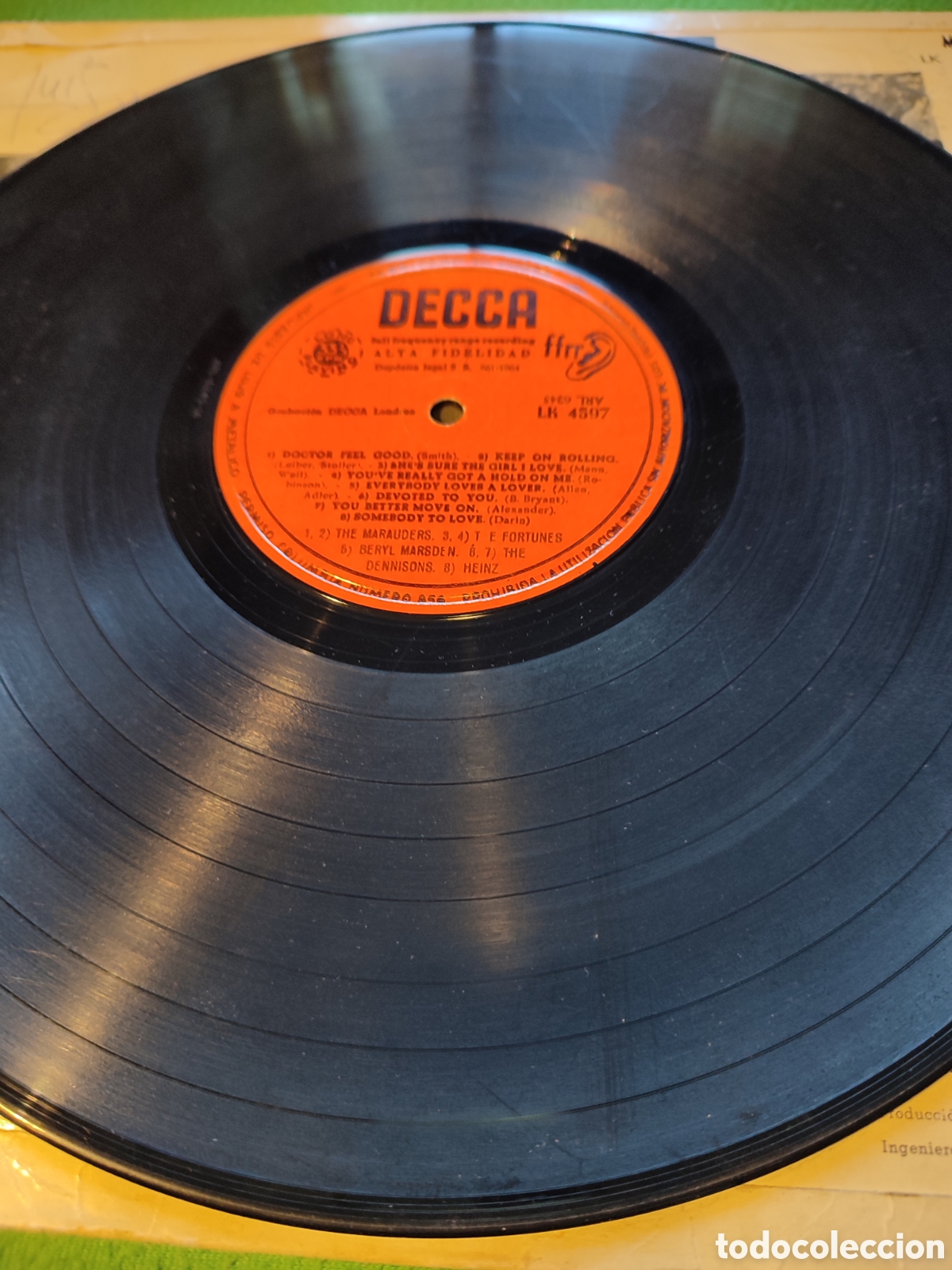 Discos de vinilo: At the Cavern - 9 Greatest groups recorded live - Foto 3