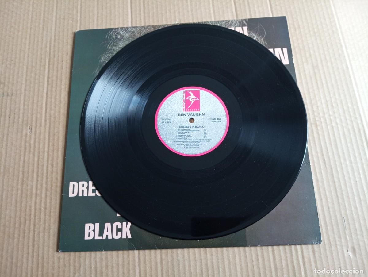 Discos de vinilo: BEN VAUGHN - DRESSED IN BLACK LP 1990 EDICION INGLESA - Foto 2