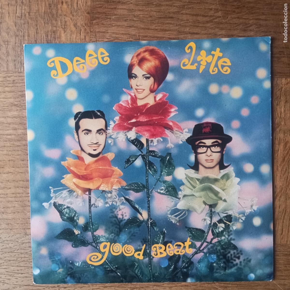 Discos de vinilo: DEE LITE, GOOD BEAT/ RIDING ON THROUGH! - Foto 1