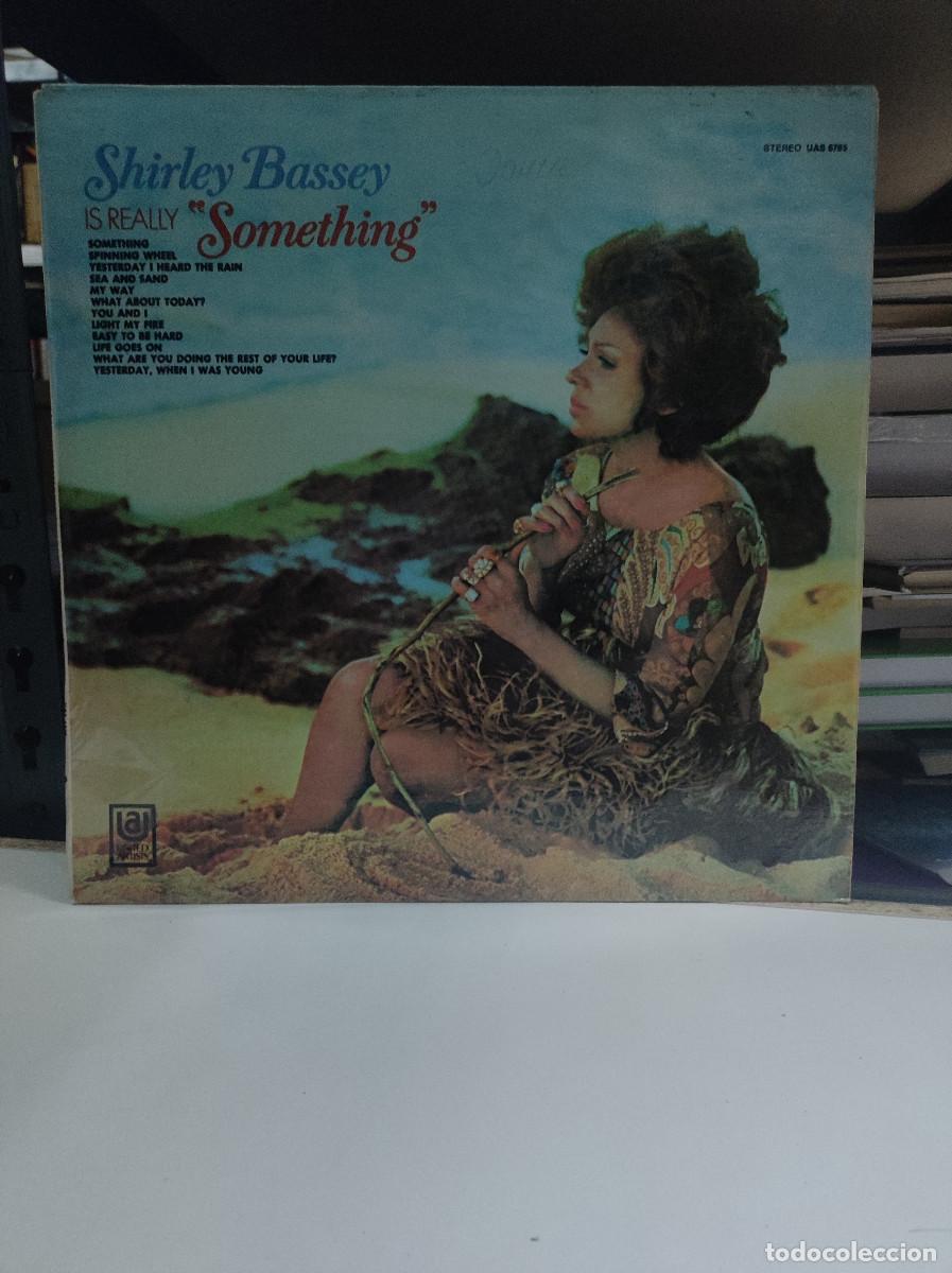 Discos de vinilo: Shirley Bassey &ndash; Is Really &rdquo;Something&rdquo; - Foto 1