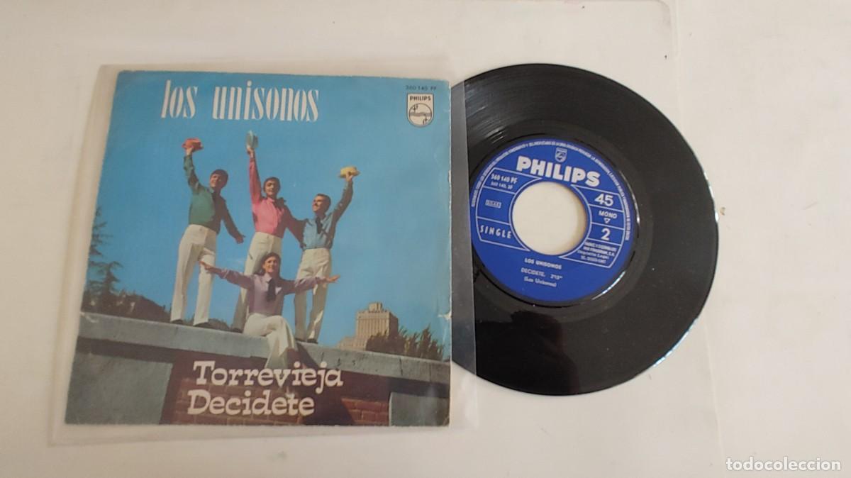 Discos de vinilo: LOS UNISONOS-SINGLE TORREVIEJA - Foto 1