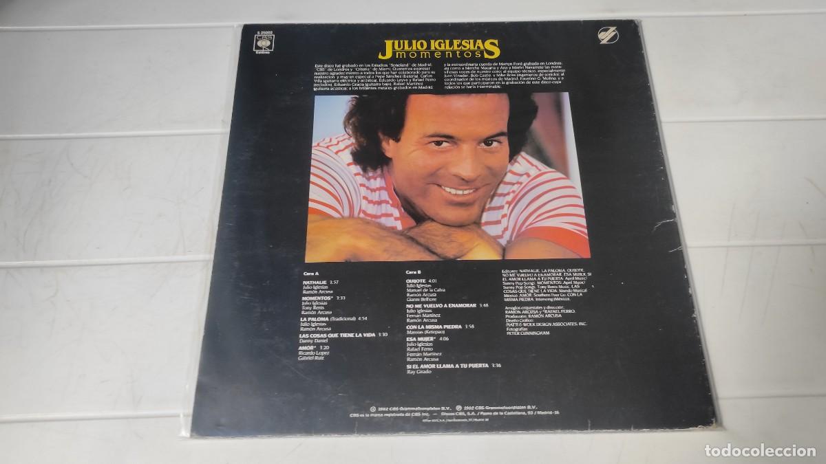 Discos de vinilo: LP JULIO IGLESIAS - MOMENTOS - Foto 2